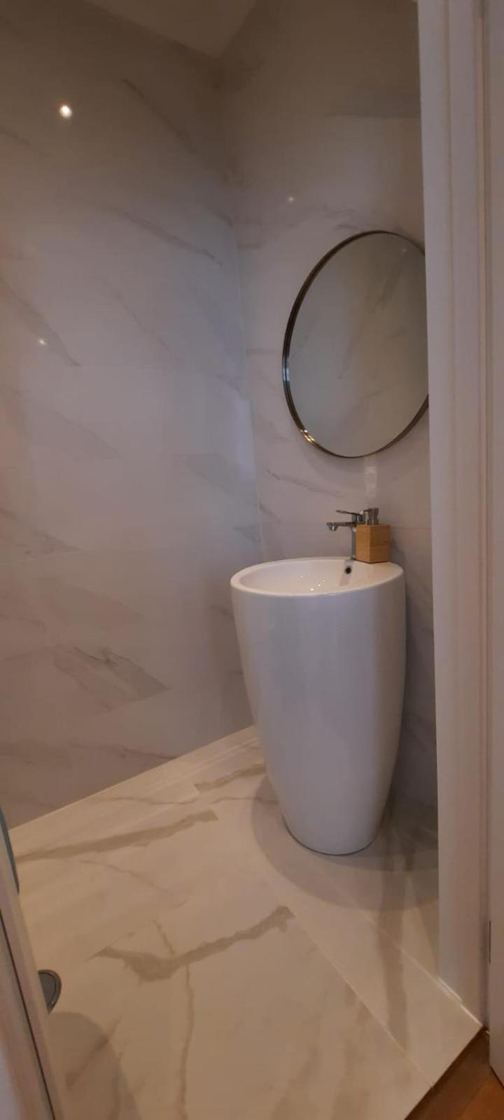 Apartamento Em Alvalade * Lisboa