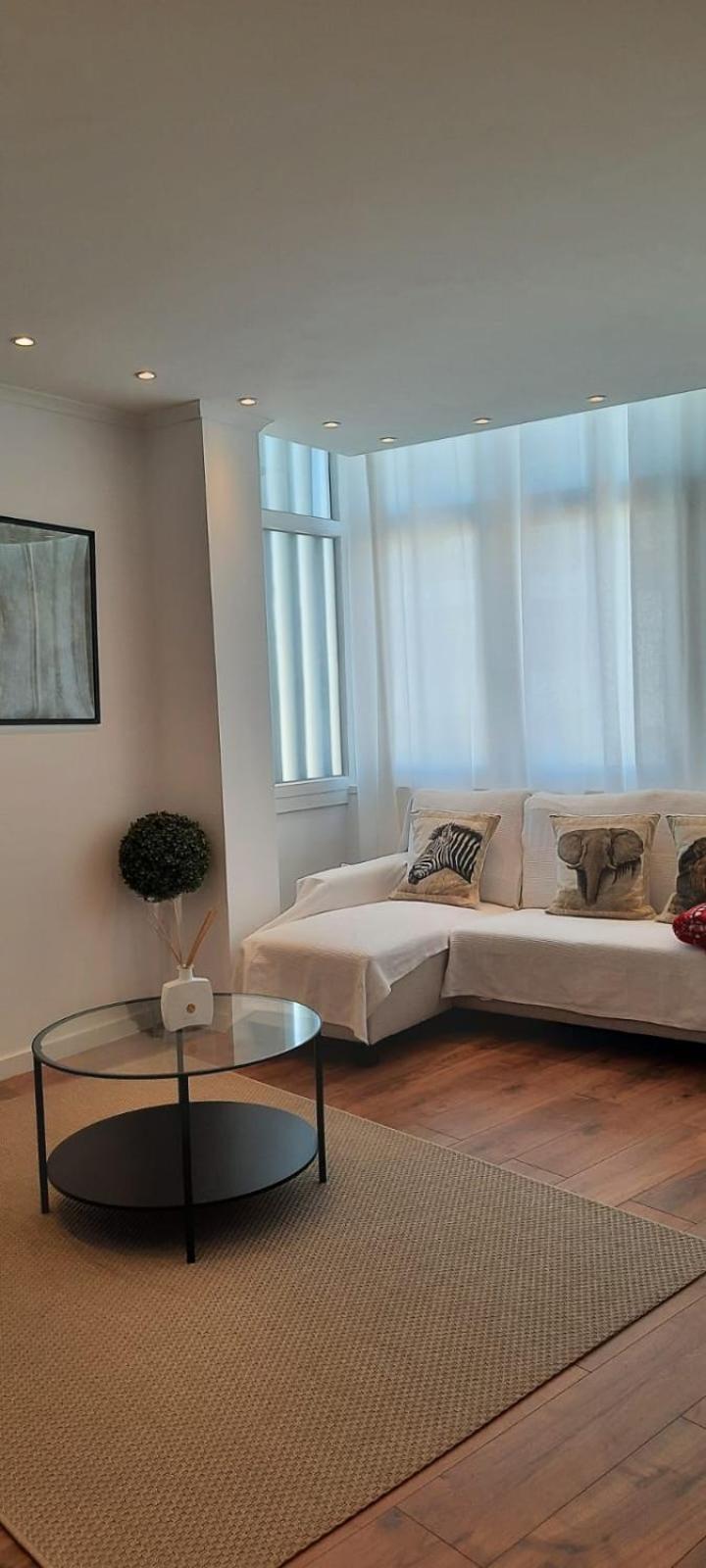 Apartamento Em Alvalade Apartamento *